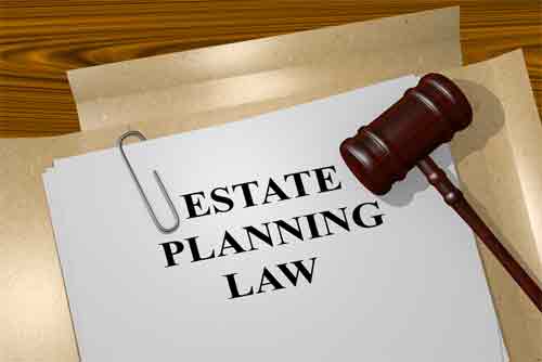 What are the basic facts regarding real estate and estate planning lawyers